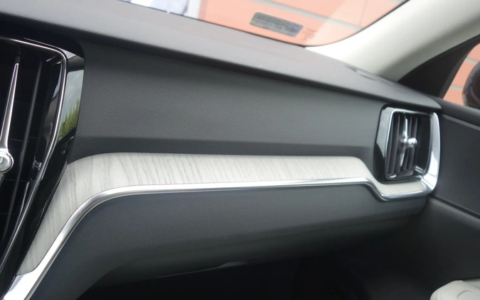 Volvo S60 cena 134900 przebieg: 54000, rok produkcji 2020 z Książ Wielkopolski małe 529